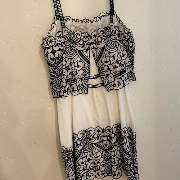 Black and white eyelet dress - Chelsea and violet - size medium - Picture 2 of 4